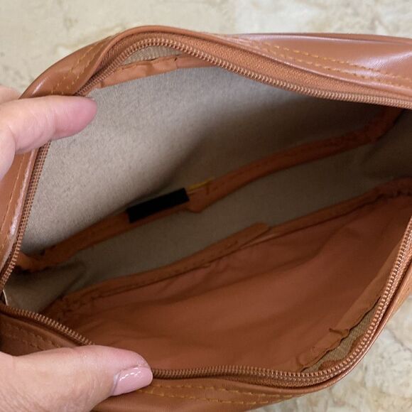 Contessa Da Vinci Paisley Print Faux Leather Crossbody & 2 Matching Clutches - Picture 11 of 15